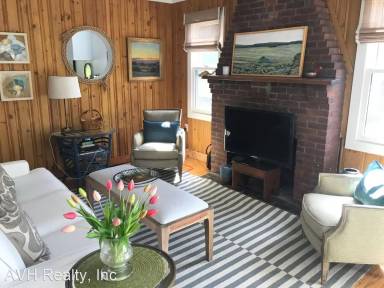 Main picture of 11 Stewart Ave