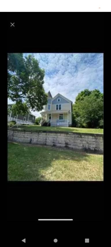 Main picture of 422 N Cody Rd
