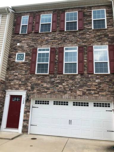 Main picture of 708 Stonehouse Way