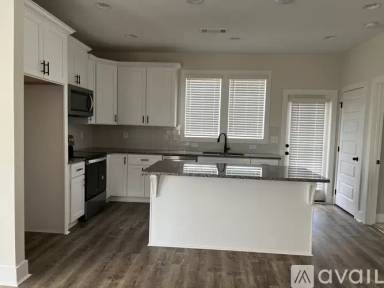 Main picture of 567 Piper Ave