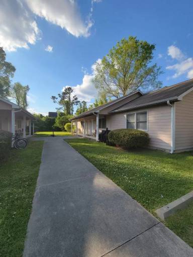 Main picture of 157 Lakewood Dr