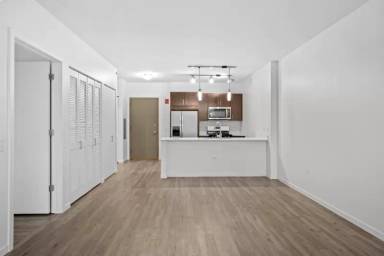 Main picture of 3728 N Halsted St