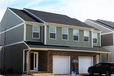 Main picture of 2147 S Poplar St