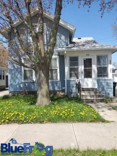 Main picture of 238 W 8th Ave