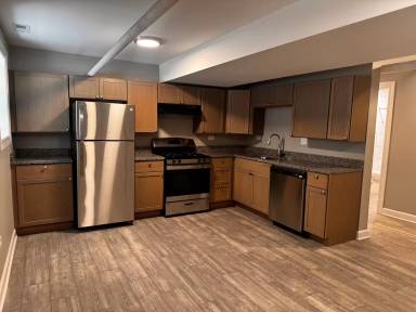 Main picture of 4556 S Prairie Ave
