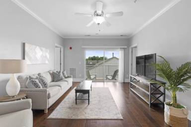 Main picture of 6605 Central Pacific Ave