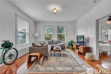Main picture of 315 Alden Ave