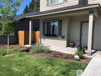 Main picture of 61489 SE Luna Pl