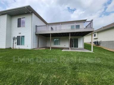 Main picture of 6950 S 88th St
