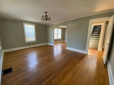 Main picture of 597B Dearing St