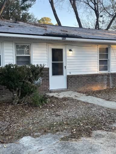 Main picture of 4940 Robin St