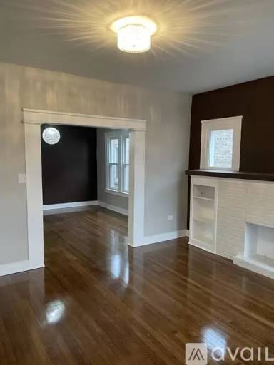 Main picture of 7934 S Loomis Blvd