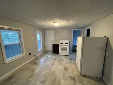 Main picture of 422 Merrimack St