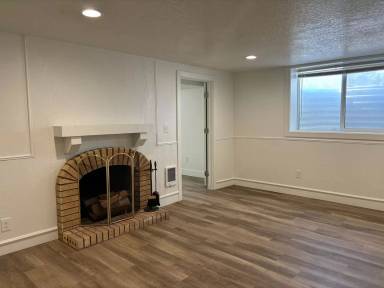 Main picture of 1205 E Fremont St