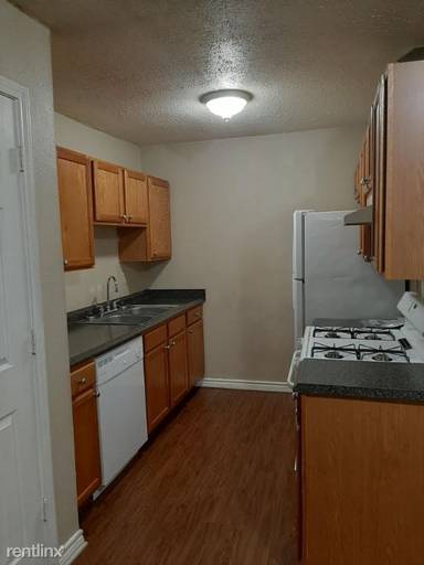 Main picture of 2107 W Pinecrest Dr