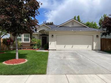 Main picture of 656 E Chateau Dr