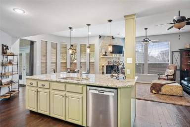 Main picture of 2717 Cliffwood Dr