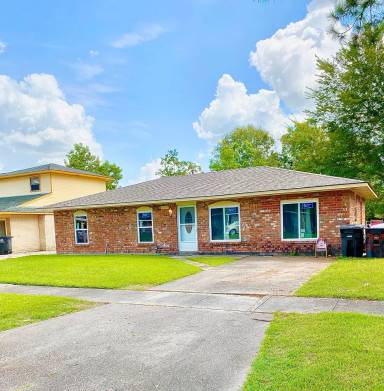 Main picture of 6944 Sutton Dr