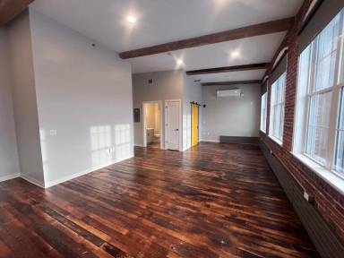 Main picture of 252 Willow St