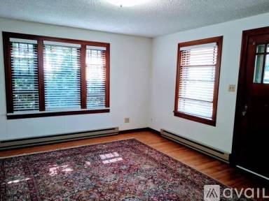 Main picture of 213 E 12th St
