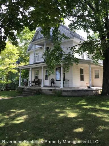 Main picture of 820 10th St E