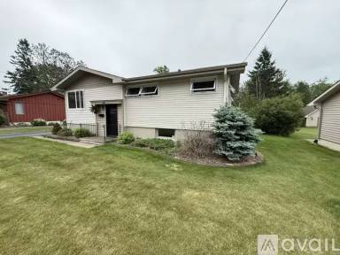 Main picture of 588 W Winona St