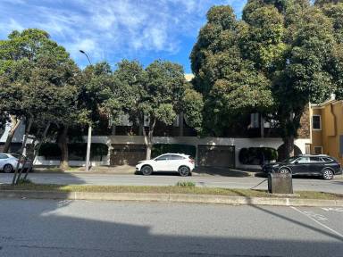 Main picture of 460 Monterey Blvd