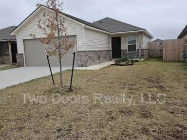 Main picture of 10324 NW 18th St