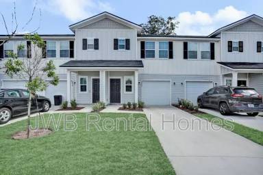Main picture of 6033 Carolines Ct