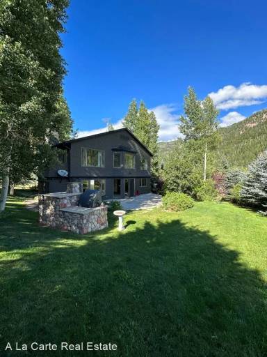 Main picture of 210 Chair Mountain Dr