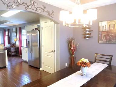Main picture of 611 Thornton Pl