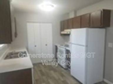 Main picture of 806 11th St NW