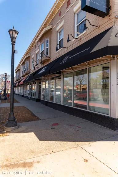 Main picture of 2317 Hennepin Ave