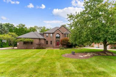 Main picture of 652 Saddlebrook Dr