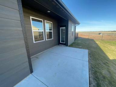 Main picture of 972 Long Path Cir