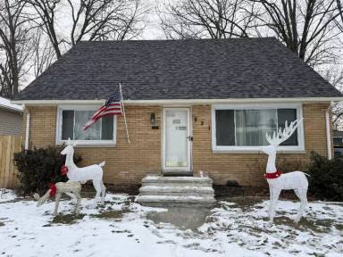 Main picture of 821 Davis Ave