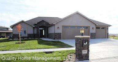 Main picture of 5205 Grand Luxe Dr