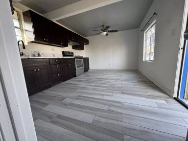 Main picture of 8306 Panama Rd