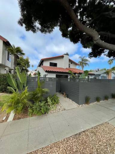 Main picture of 1252 Thomas Ave