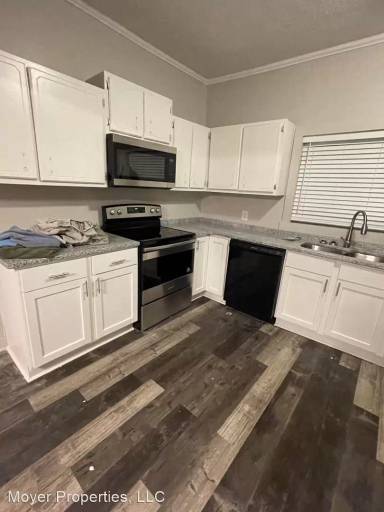 Main picture of 822 W Monroe Ave