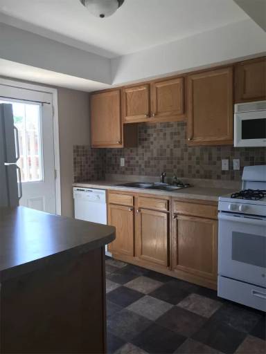 Main picture of 707 E Mulberry St
