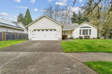 Main picture of 19350 SW 51st Ave