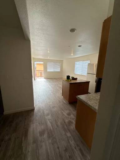 Main picture of 391 S Sanderson Way