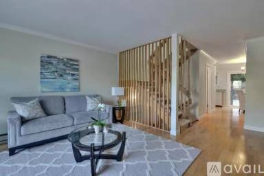 Main picture of 4024 Farm Hill Blvd