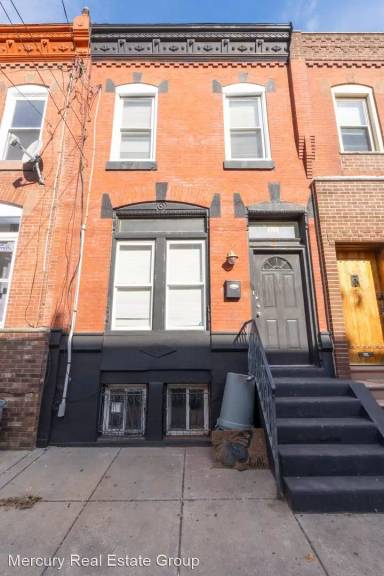 Main picture of 1717 Moore St