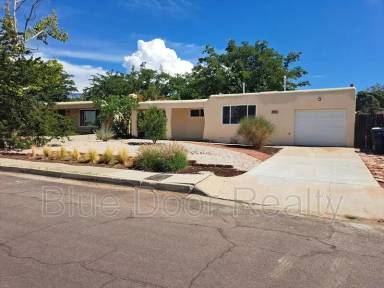 Main picture of 3416 Parsifal St NE