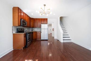 Main picture of 3031 W Dakota St