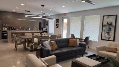 Main picture of 712 Onyx Dr