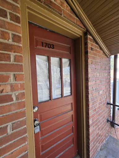 Main picture of 1703 E Lewis Cir