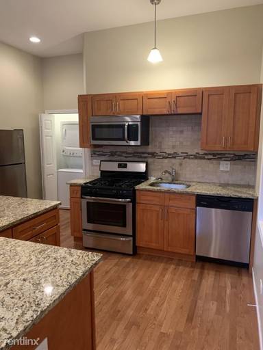 Main picture of 2956 N Spaulding Ave